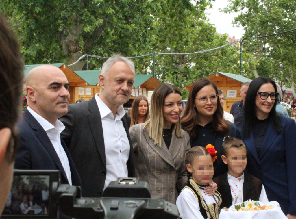 Mesarović, Žarić Kovačević, Pavkov i Gajić u Bačkoj Palanci, sa građanima o daljem razvoju