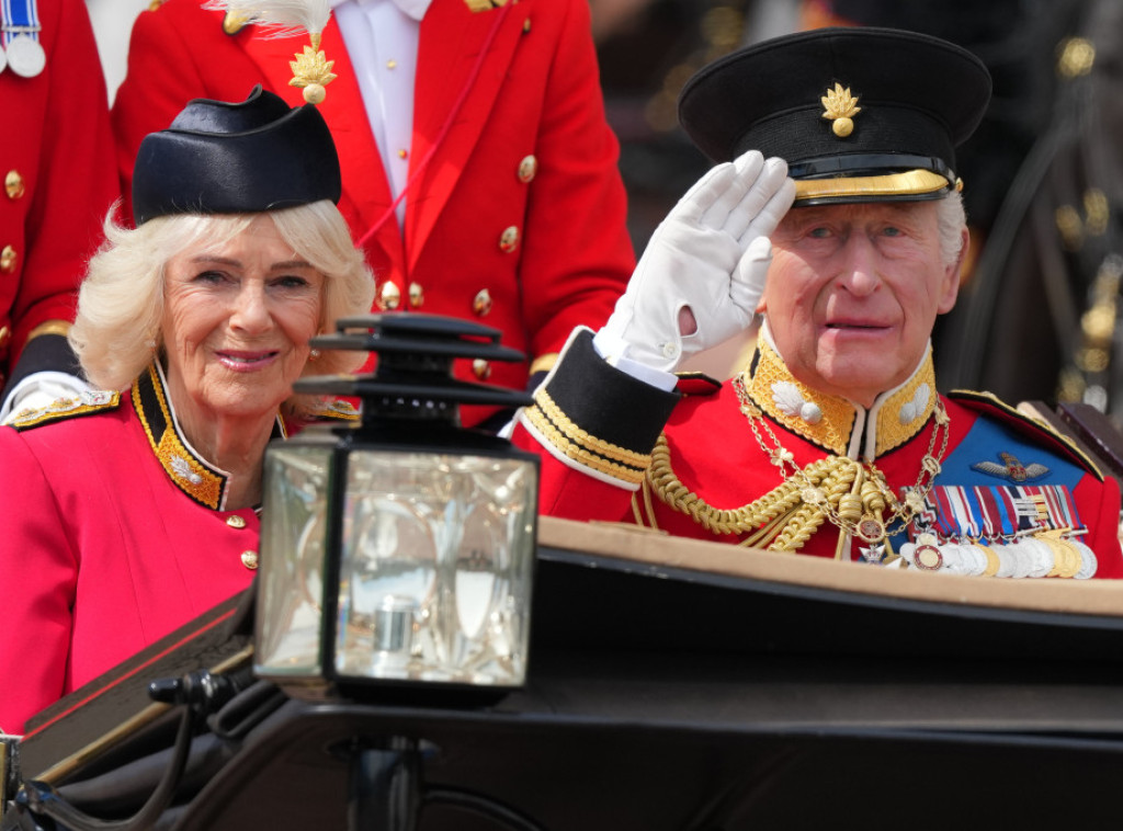 Britanija danas obeležava rođendan kralja Čarlsa paradom "Trooping the Colour"