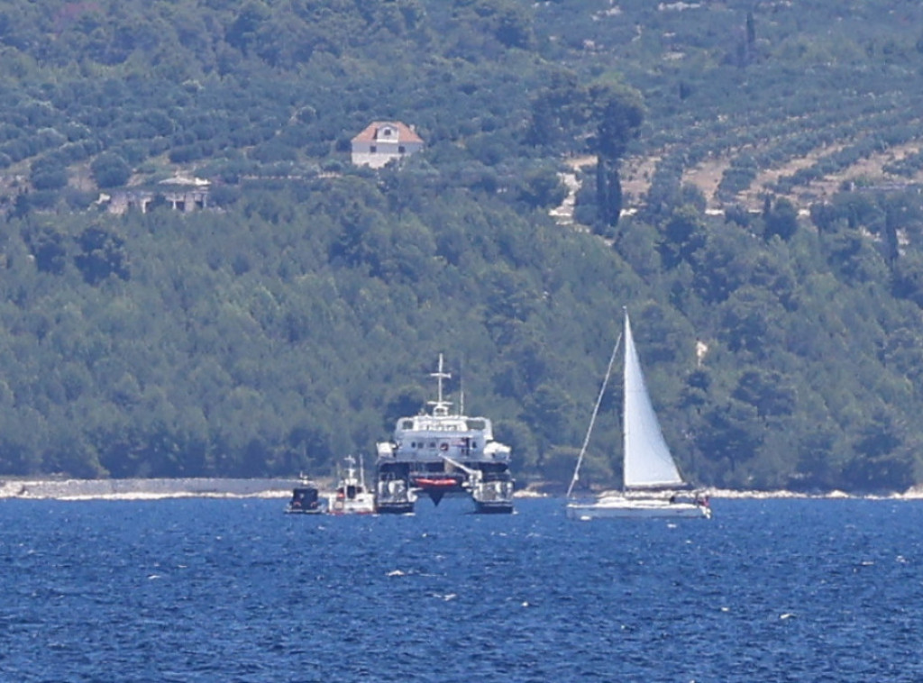 Hrvatska: Tri osobe poginule, jedna nestala u sudaru katamarana i jedrilice
