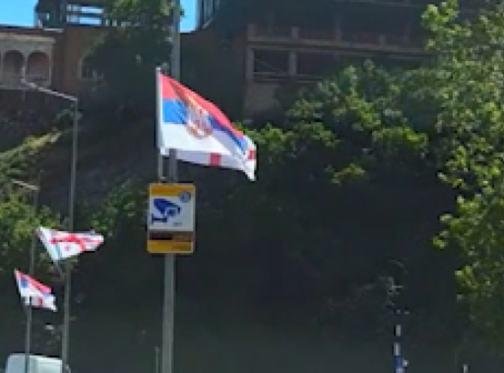 Tbilisi okićen srpskim zastavama u čast posete predsednika Vučića