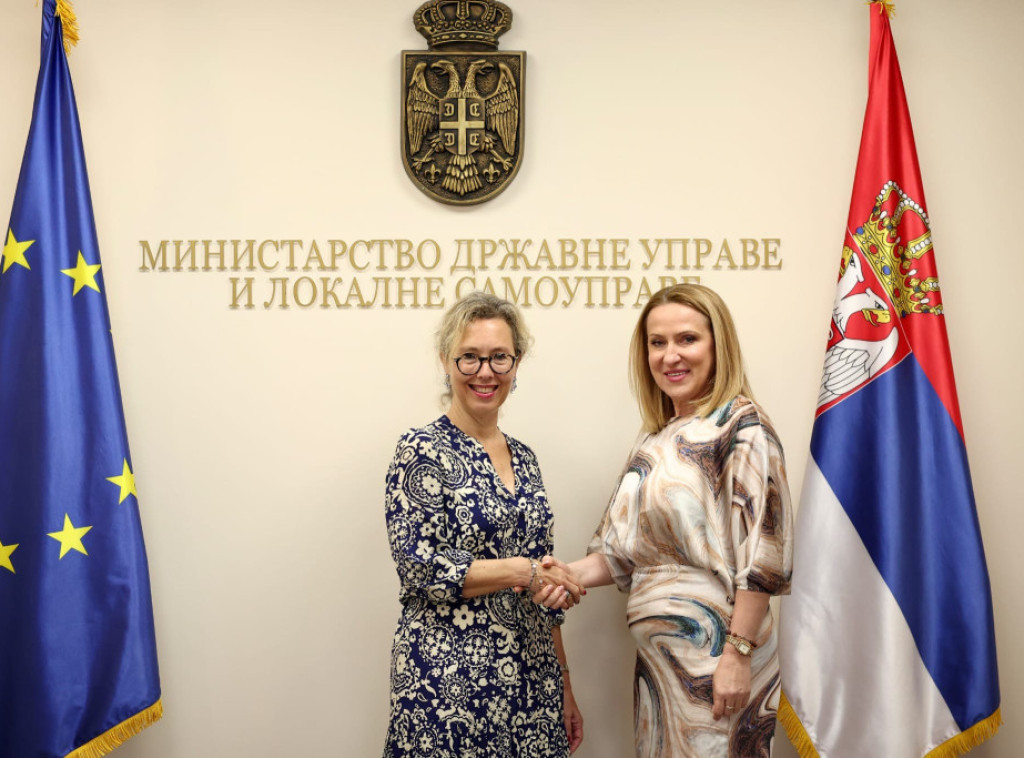 Paunović razgovarala sa ambasadorkom Francuske o reformi javne uprave