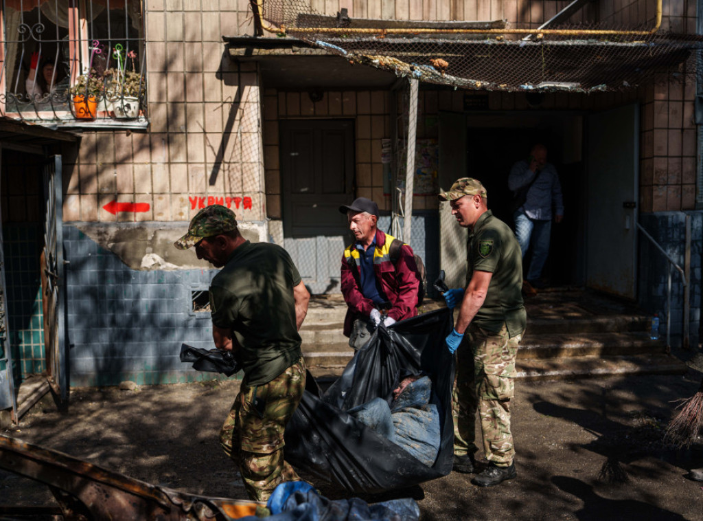 U ruskom napadu na Hersonsku oblast poginule dve, ranjeno 16 osoba