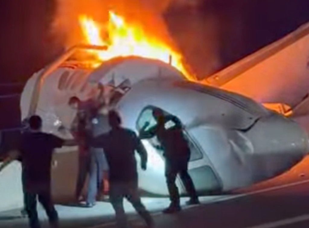 Srušio se mali avion na auto-put u Teksasu, jedna osoba poginula