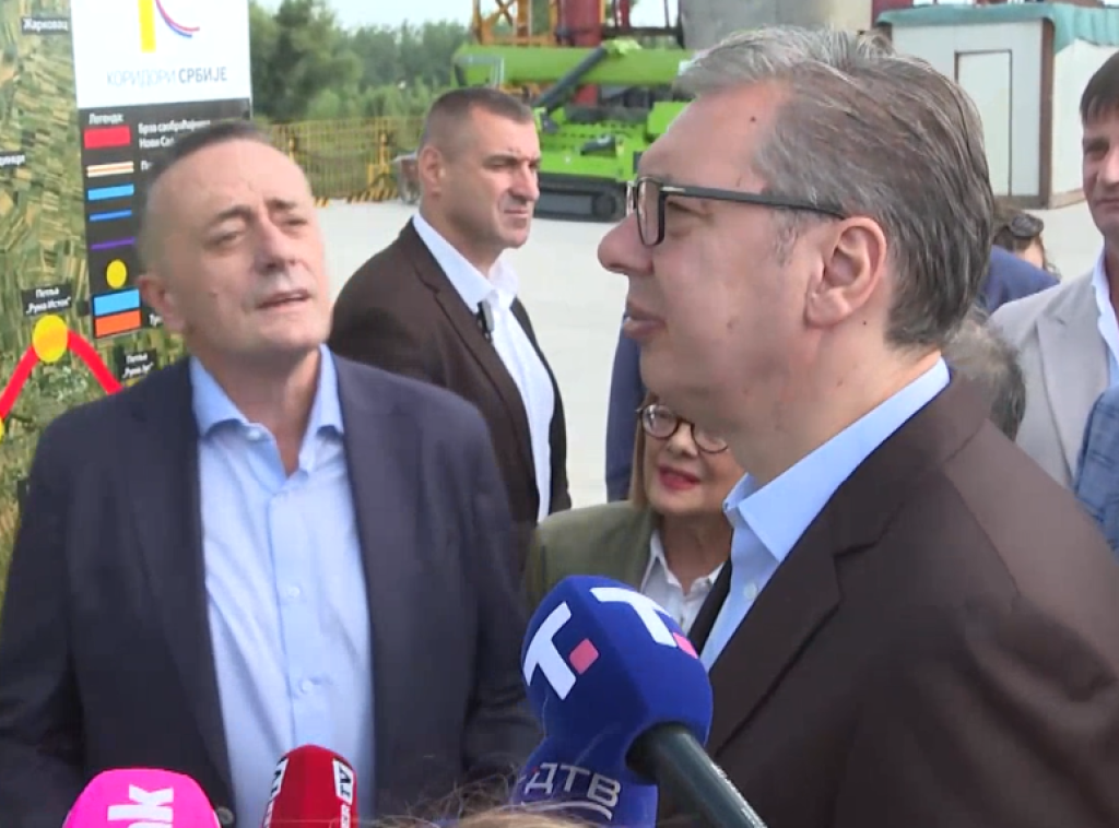 Spaja se glavna konstrukcija na mostu preko Dunava kod Novog Sada, prisustvuje Vučić