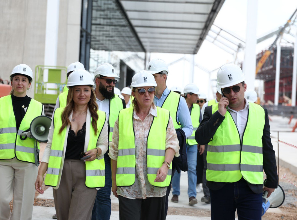 Ministarka Paunović sa predstavnicima opština i gradova posetila Ekspo gradilište