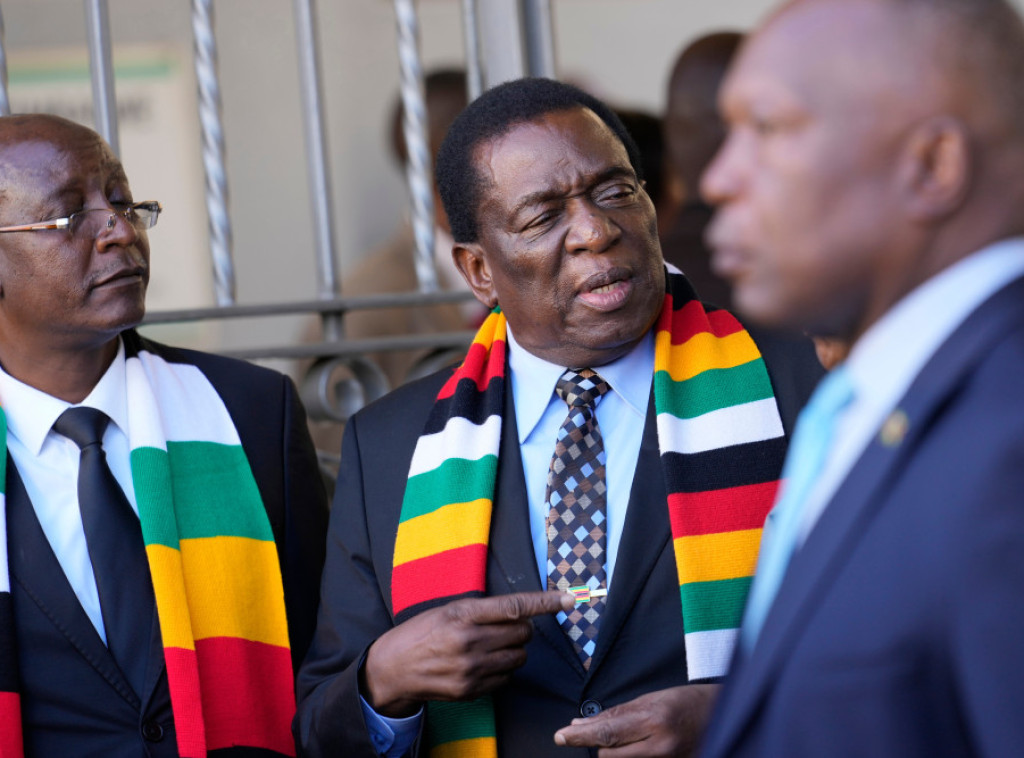 Usvojen zakon koji omogućava predsedniku Zimbabvea da ostane na vlasti do 2030.