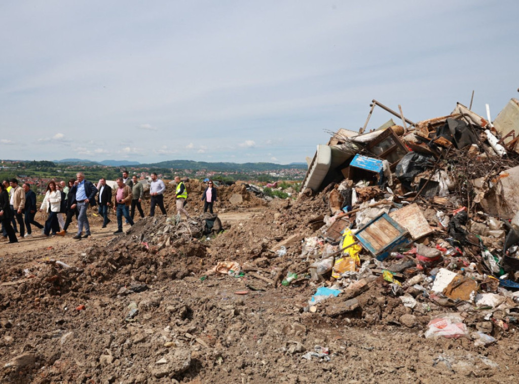Meštani Sjenice ponovo brane ulazak mašina na deponiju Goveđak