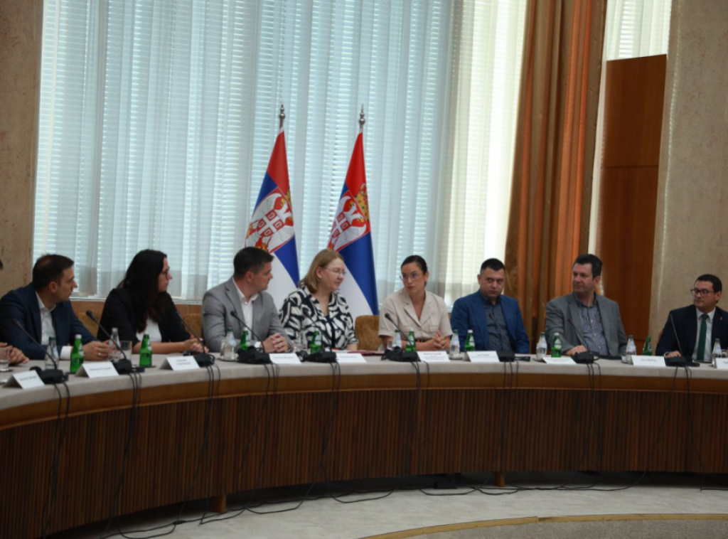 Pavkov potpisala ugovore sa 25 opština za sufinansiranje projekata ozelenjavanja
