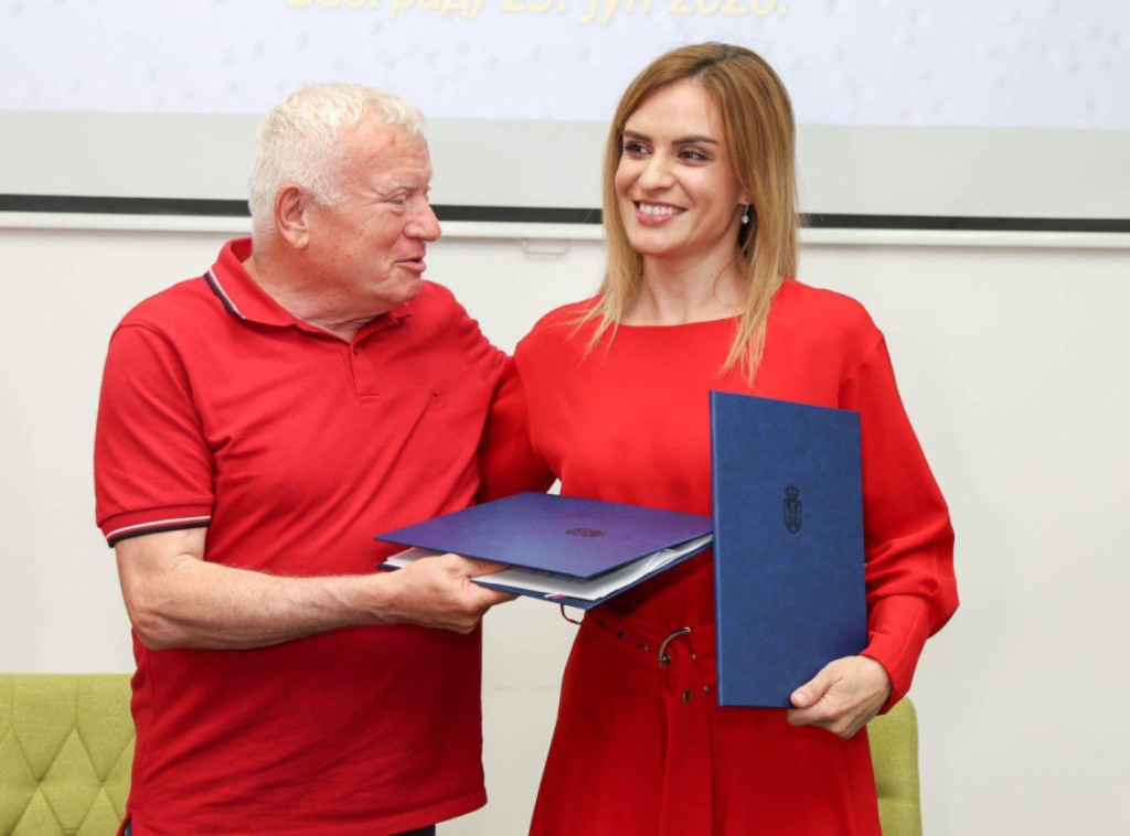 Milica Đurđević Stamenkovski potpisala ugovor sa Savezom slepih Srbije u iznosu od 14 miliona dinara