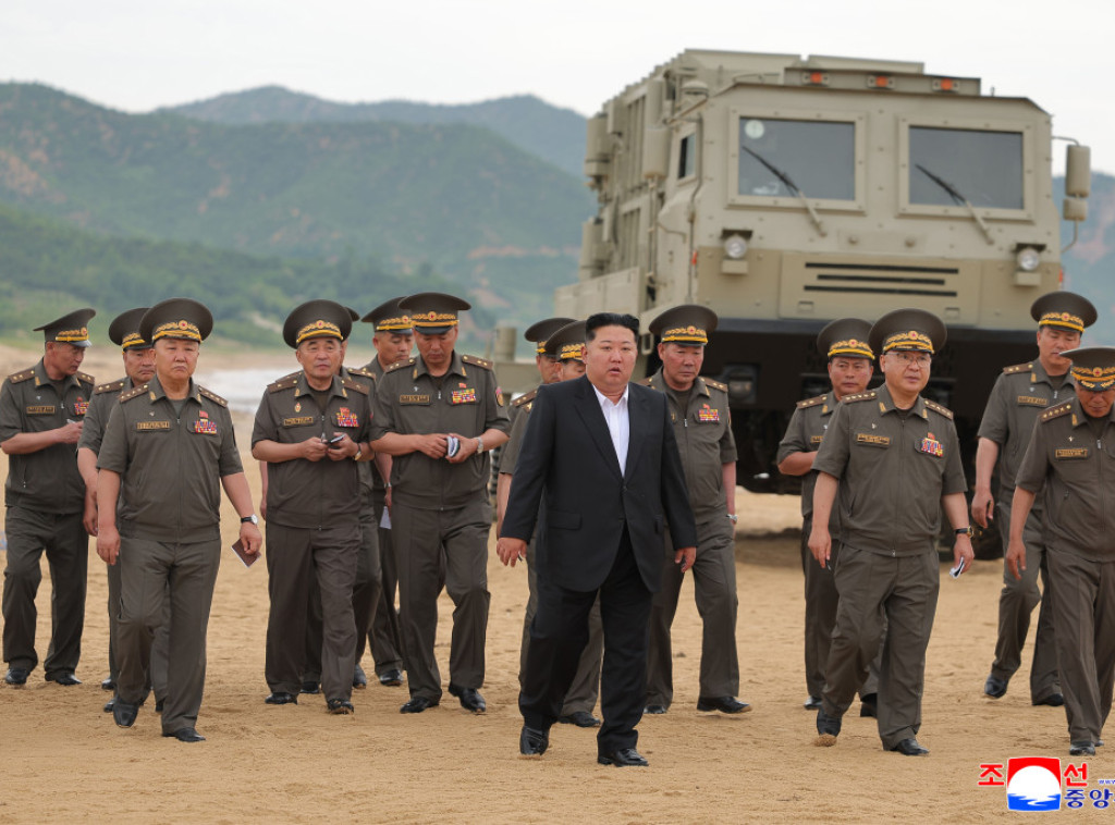 Kim Džong Un nadgledao testove oružja, Severna Koreja predstavila nove raketne sisteme