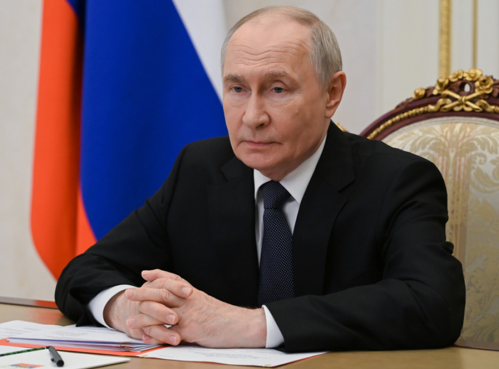 Sikorski: Znamo šta Putin smera, bolje da to ne radi
