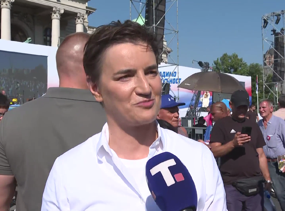 Ana Brnabić: Građani koji pristižu na skup već poslali poruku da je Srbija jedna porodica
