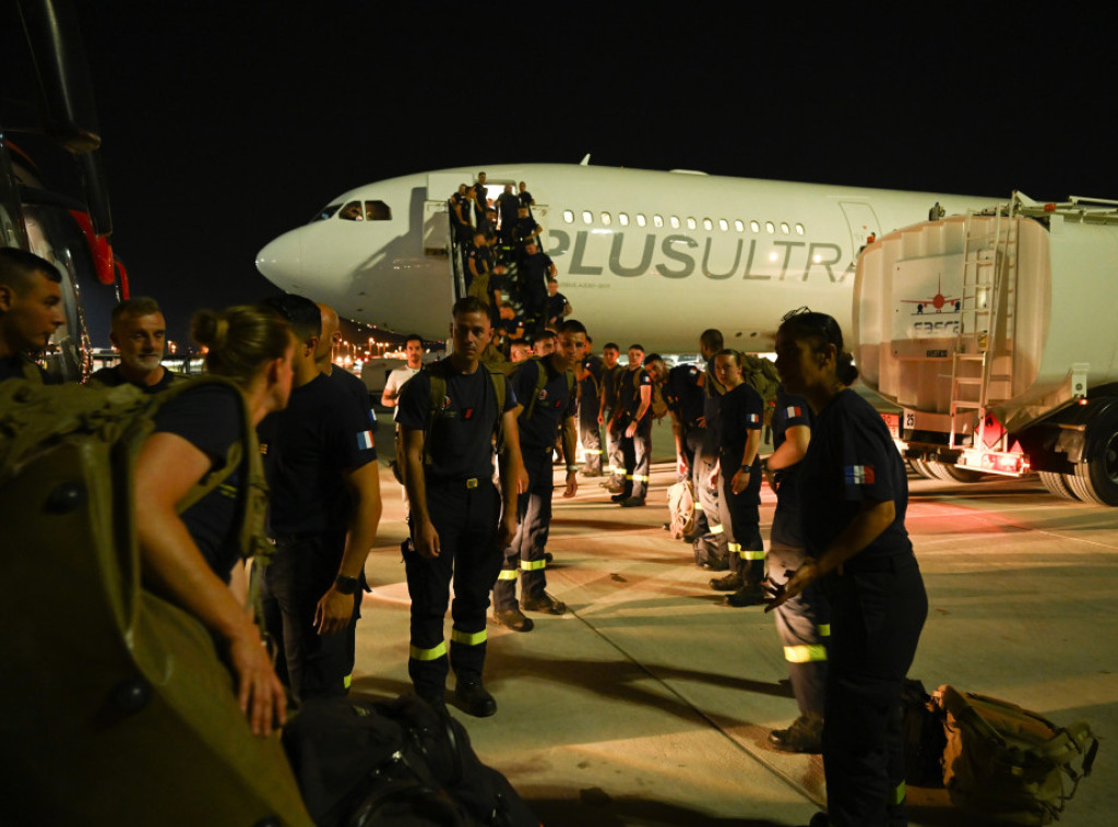Jedna pista operativna na aerodromu u Karakasu nakon što je oštećen u zemljotresima