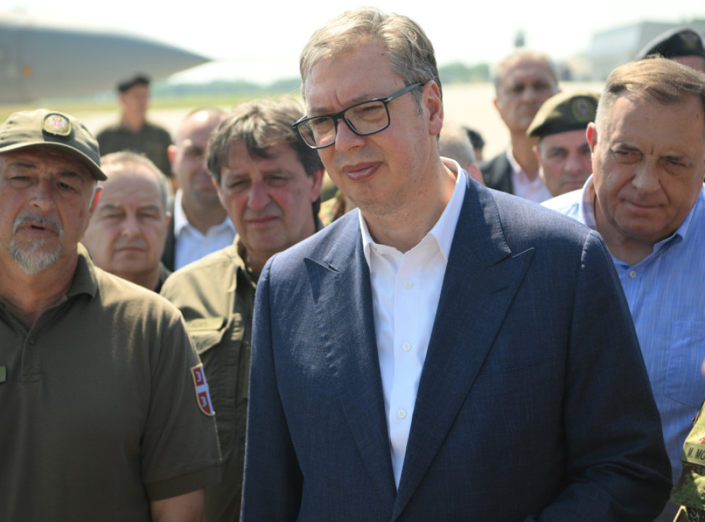 Vučić: Na skupu "Srbija jedna porodica" u kutije ubačeno 60.000 listića