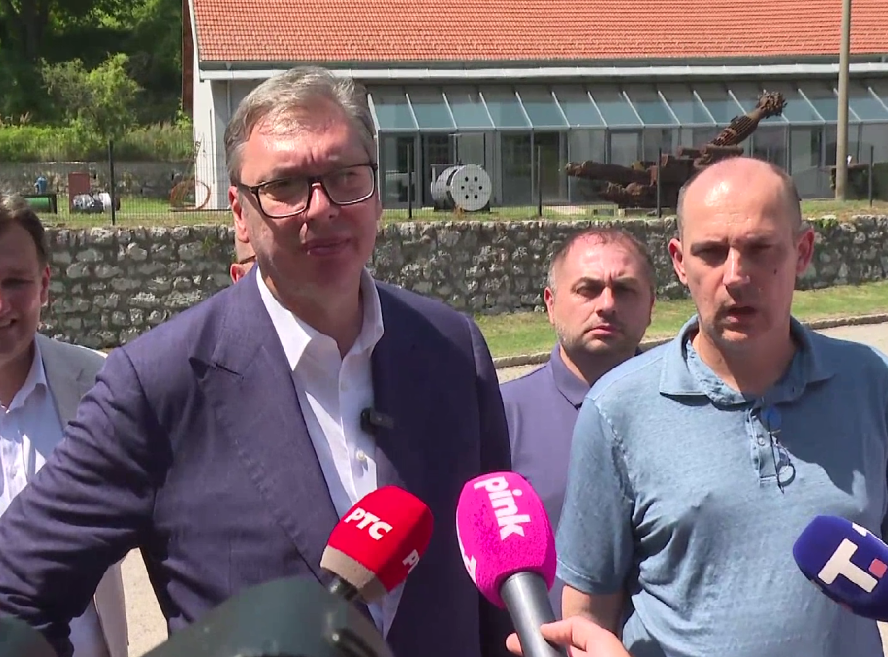 Vučić obišao mobilnu ambulantu u Senjskom Rudniku: Na ovaj način čuvamo živote