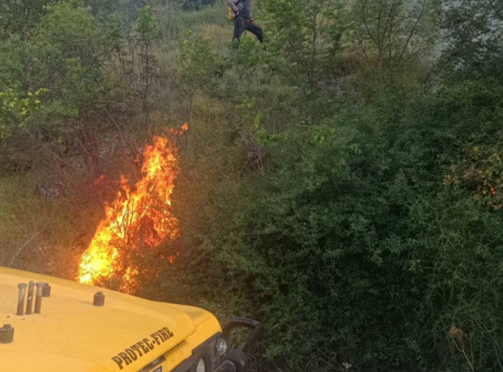 Trebinje: Ugašen požar u Grmljanima, aktivan krak prema selu Rapti