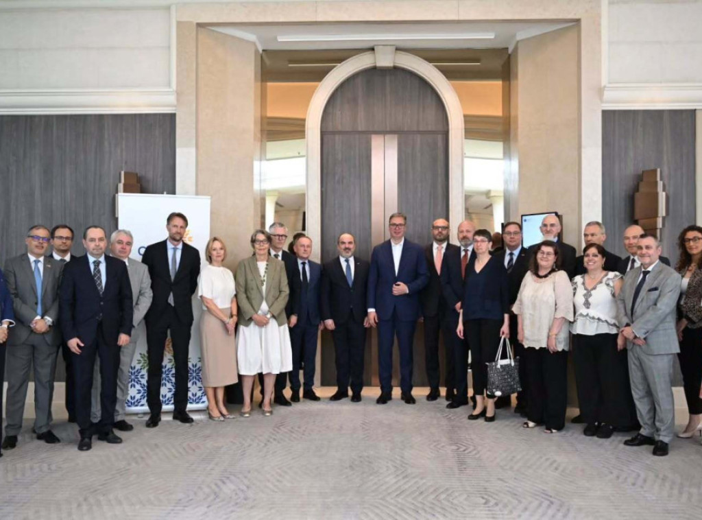 Vučić razgovarao sa ambasadorima država EU o politici proširenja i evropskom putu Srbije