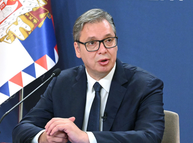Vučić stigao u Babušnicu, dočekali ga građani sa zastavama Srbije