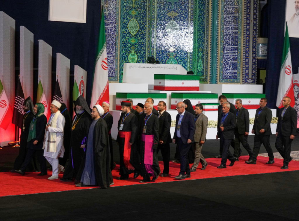 Delegacije iz gotovo 100 zemalja na ceremoniji odavanja pošte Aliju Hamneiju