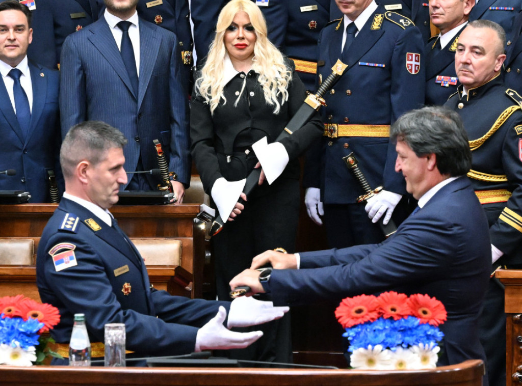 Održana svečanost povodom završetka školovanja 15. klase VSBO i oficira 69. klase Generalštabnog usavršavanja