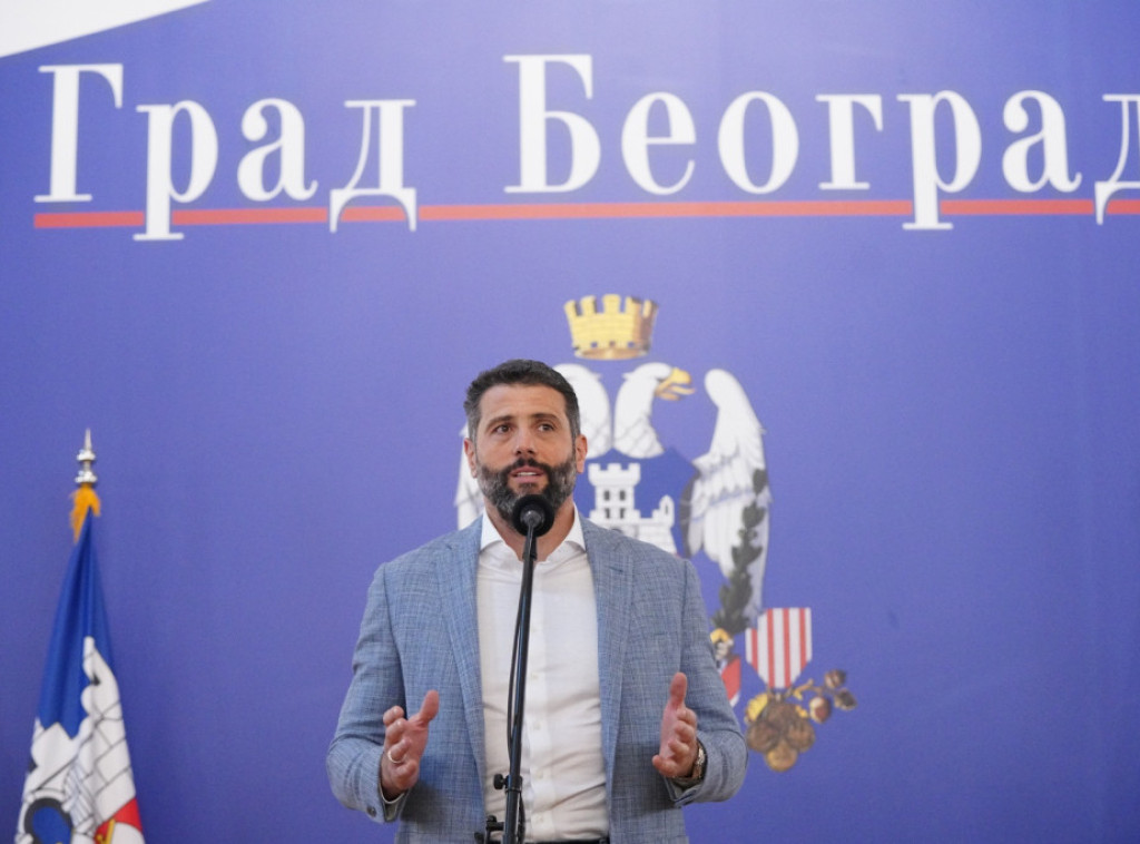 Šapić uručio nagrade učenicima generacije