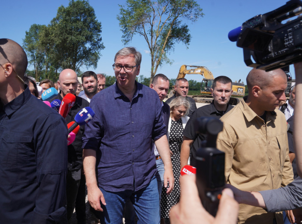 Vučić: Za Sombor tražimo velikog investitora, za to nam je potreban dobar put