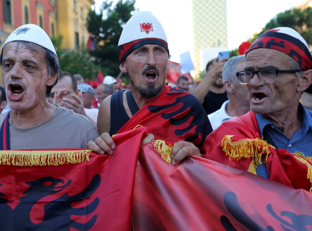 U Tirani pred sudom 21 demonstrant, traži se njihovo puštanje nakon hapšenja