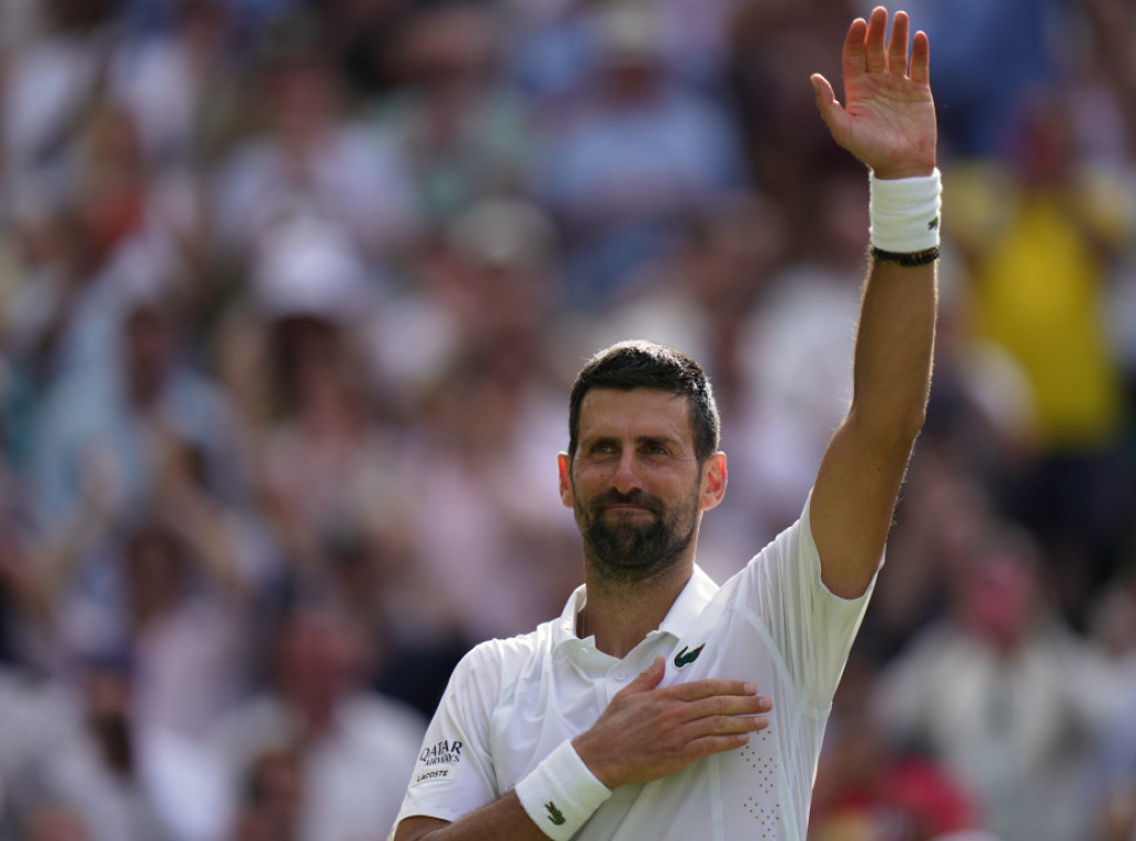 Djokovic defeats Safiullin to advance to Wimbledon quarter-finals