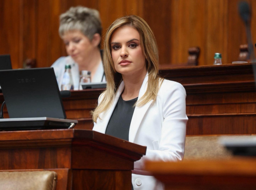 Đurđević Stamenkovski posetila decu iz socijalno ugroženih porodica koja borave u Baošićima