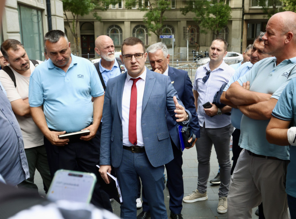 Vučić se sastao sa sindikatima GSP-a, Banković: Konstruktivan sastanak