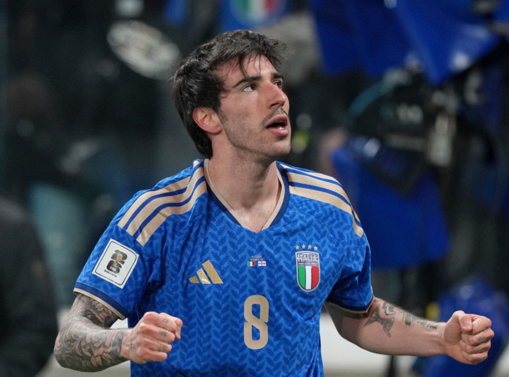 Italijanski fudbaler Sandro Tonali prešao iz Njukasla u Totenhem za 117 miliona evra