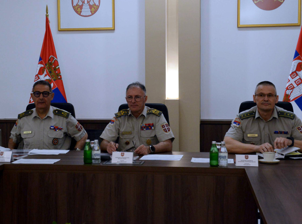 Mojsilović sa novim generalštabnim oficirima u Vojsci Srbije: Dajte osetan doprinos jedinicama