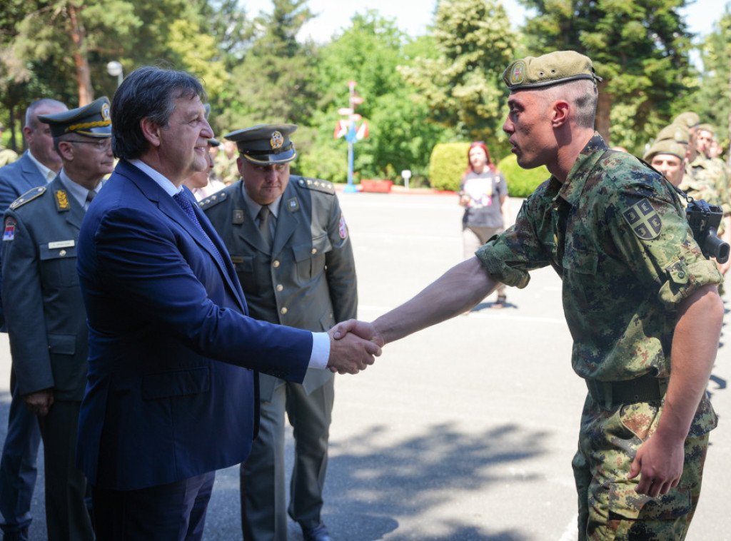 Gašić: Spremni smo za vraćanje obaveznog vojnog roka, prvi regruti u martu 2027.