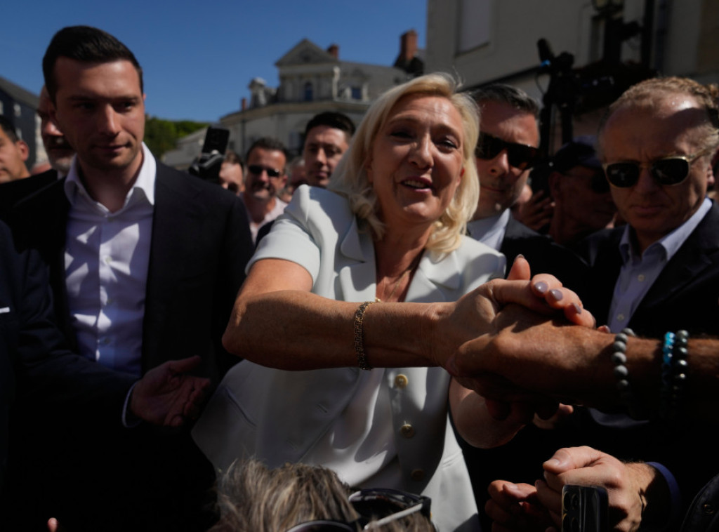Anketa: Marin le Pen vodi kao kandidat na predsedničkim izborima 2027.