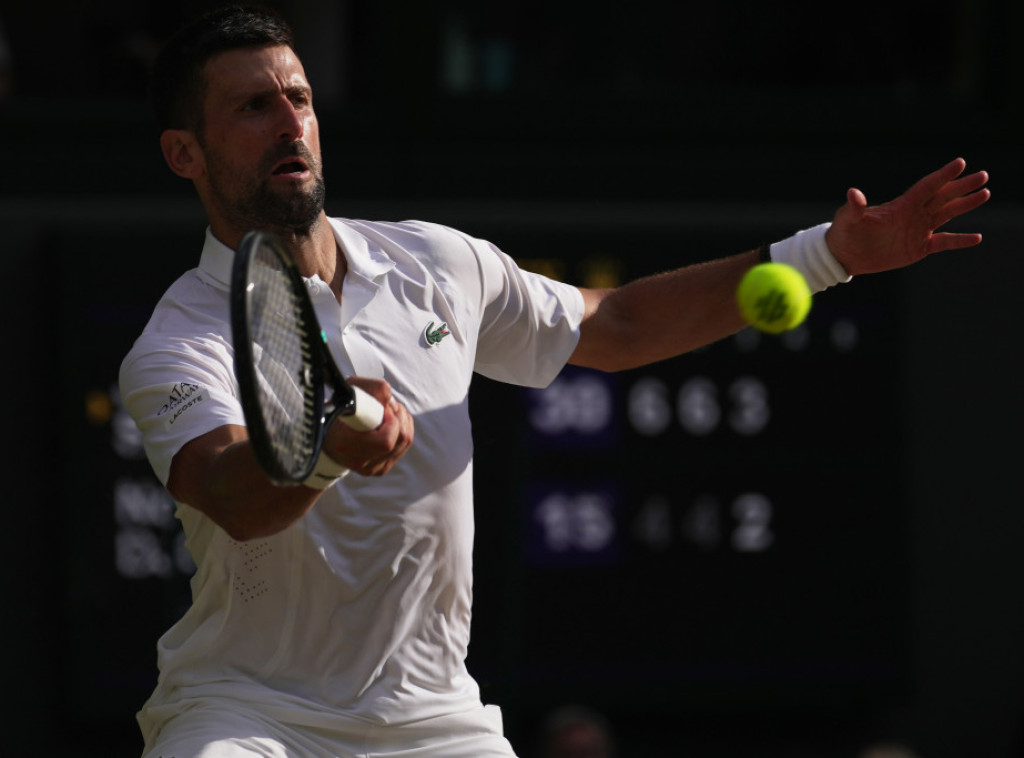 Novak Đoković izgubio od Janika Sinera u polufinalu Vimbldona