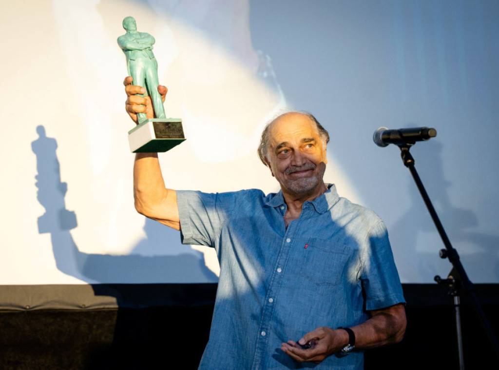 Glumcu Voji Brajoviću uručena nagrada "Ernest" Somborskog filmskog festivala
