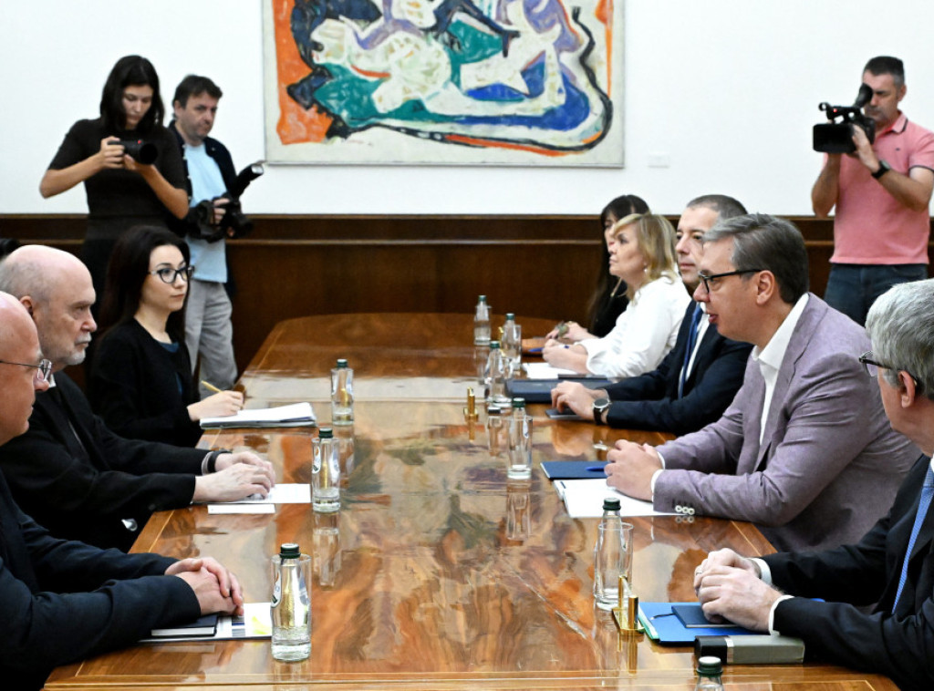 Vučić se sastao sa generalnim sekretarom OEBS-a Feridunom Sinirliogluom