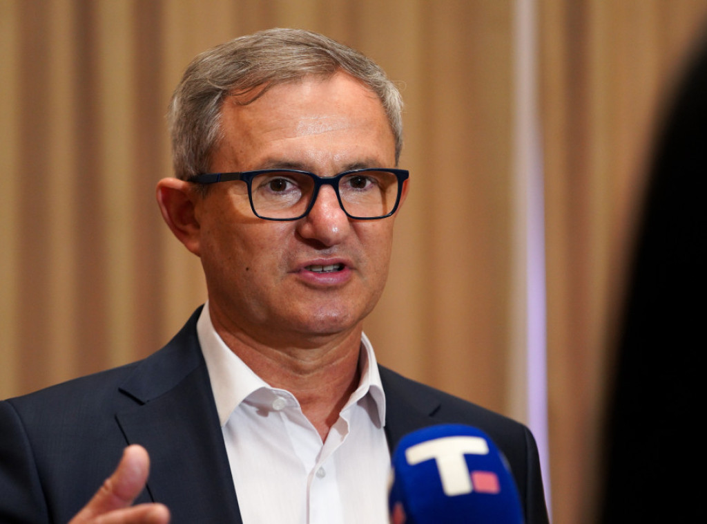 Glamočić: Nema mesta panici zbog kuge svinja, kazne će biti maksimalno pooštrene