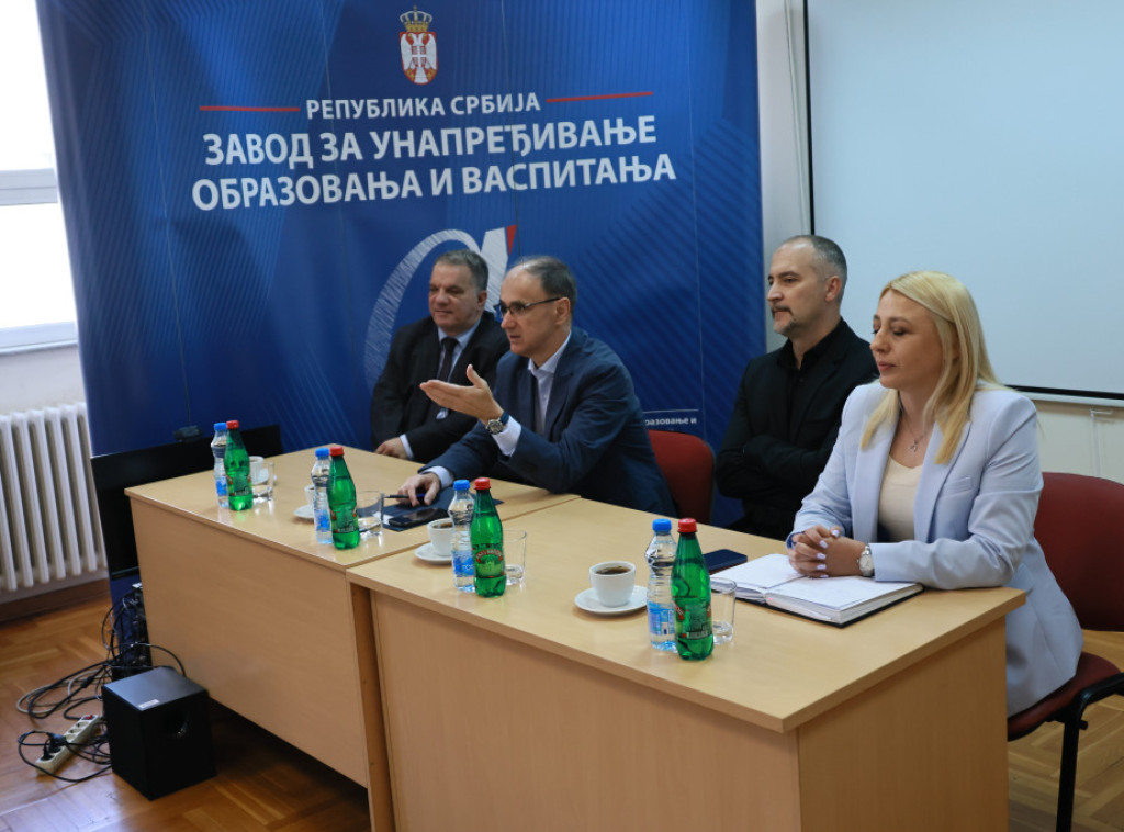 Macut razgovarao sa dekanima prirodnih fakulteta o unapređenju programa u školama