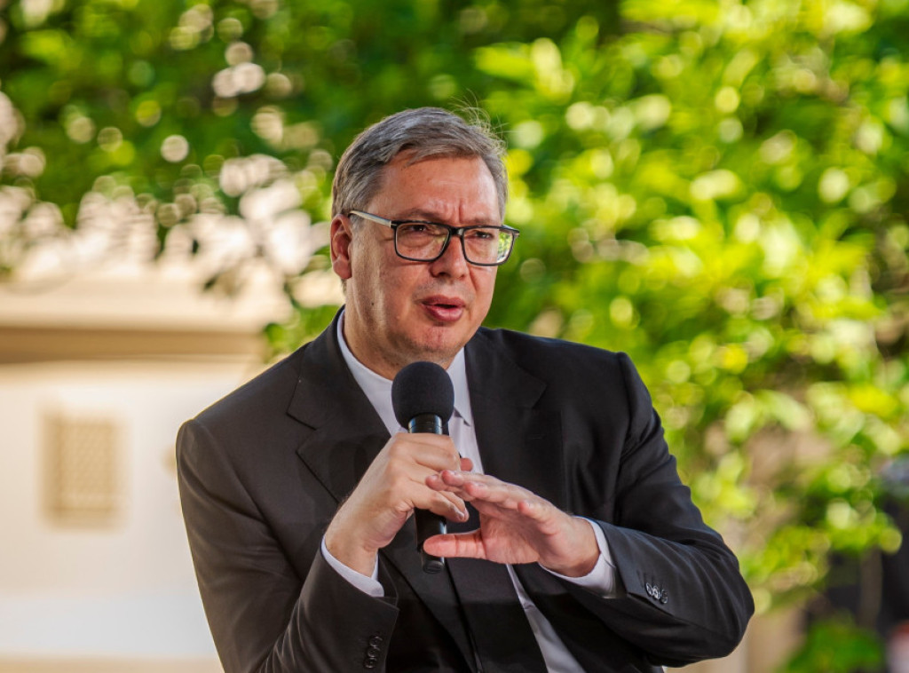 Vučić: Realnost drugačija od istraživanja CRTE, žele rušenje vlasti na ulici