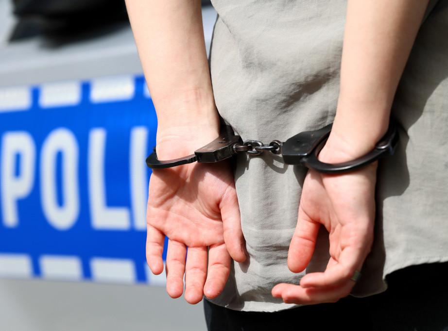 Niška policija zaplenila kokain i marihuaunu, uhapšen muškarac