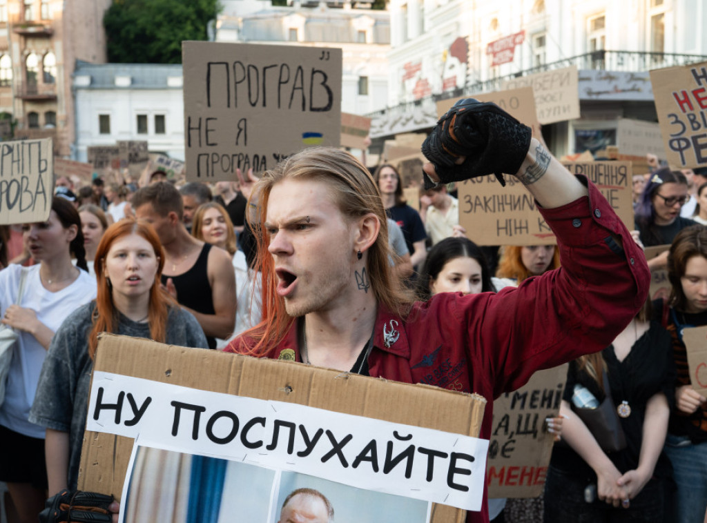 U Kijevu drugi dan protesta protiv smene Mihaila Fedorova sa mesta ministra odbrane