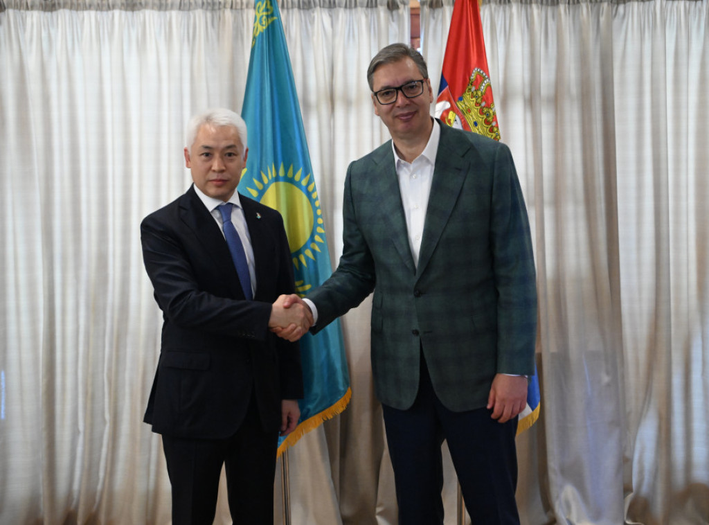Vučić primio u oproštajnu posetu ambasadora Kazahstana Madija Atamkulova