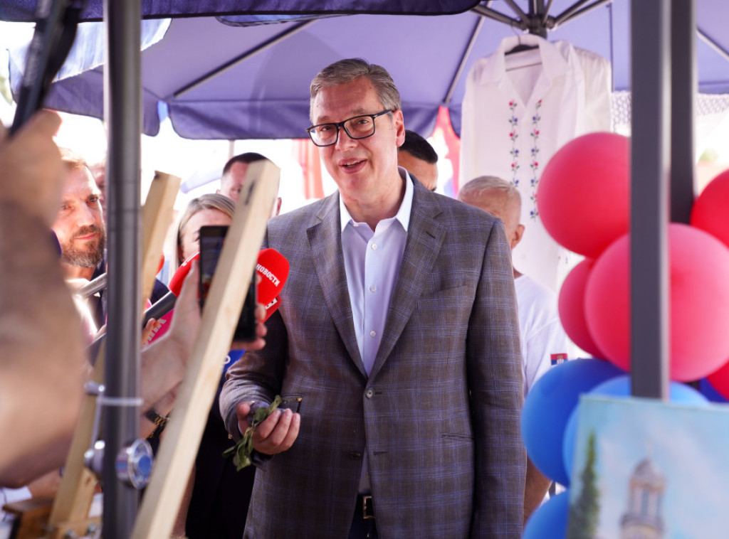 Vučić: Moja politika je ista, oni se stide da kažu šta je njihova