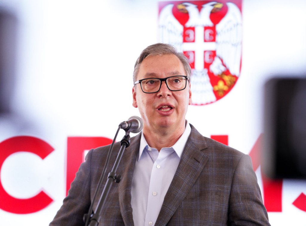 Vučić meštanima u Lapovu: Podržite nas da zauvek završimo sa pričom o rušenju Srbije
