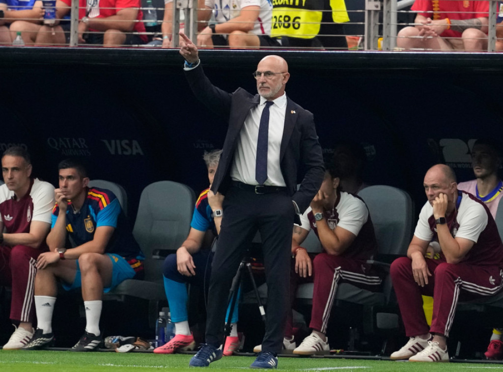 Sastavi Španije i Argentine: Del la Fuente bez izmena, Skaloni napravio tri promene
