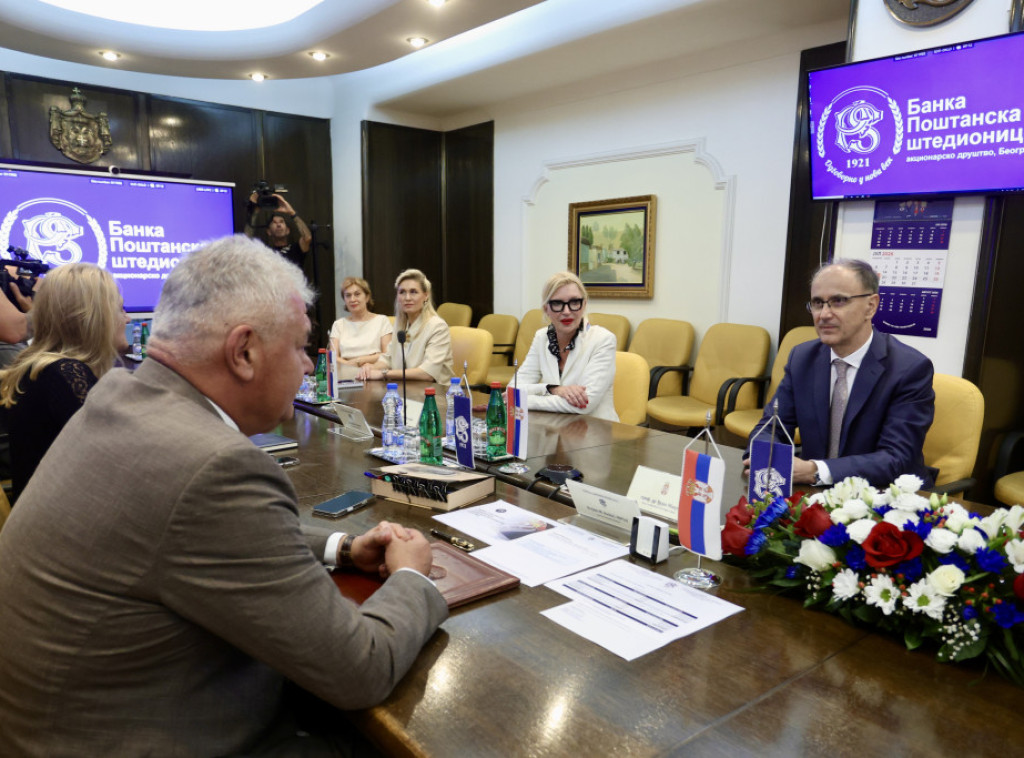 Premijer Macut posetio centralu Banke Poštanska štedionica u Beogradu