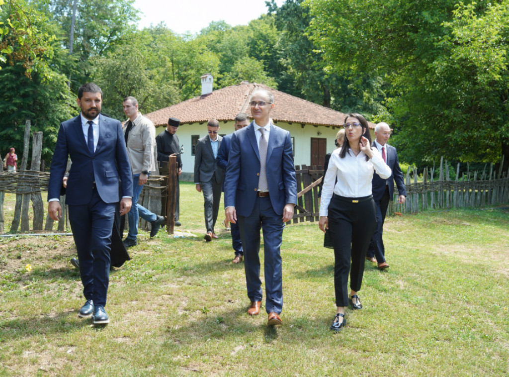 Macut posetio manastir Lelić: Srbija nastavlja da gaji tradiciju