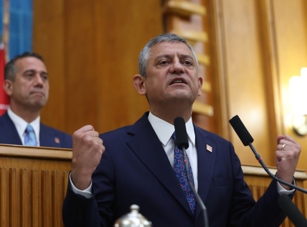 Turski opozicioni lider Ozgur Ozel osniva novu stranku nakon smene sa čela CHP-a