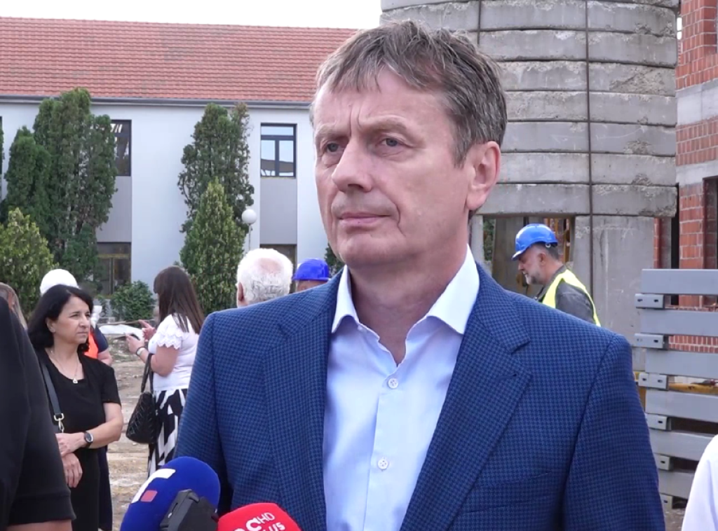 Glišić: Postignut dogovor o zameni azbestnih cevi u Mladenovcu u narednim mesecima